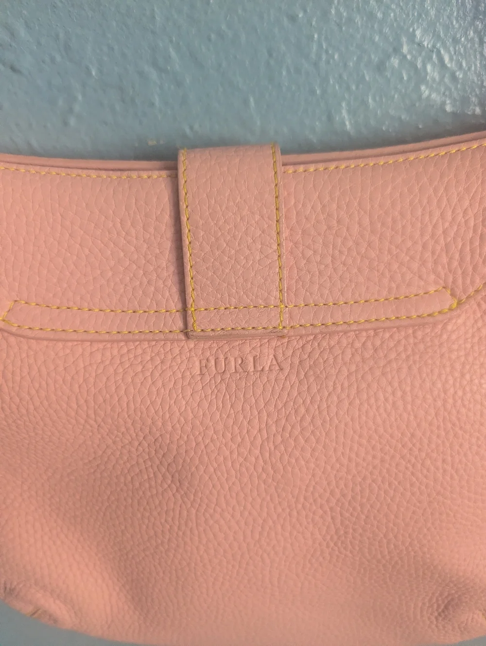 Furla Dusty Pink Pebbled Leather Shoulder Bag with Gold Rings - Picture 4 of 6